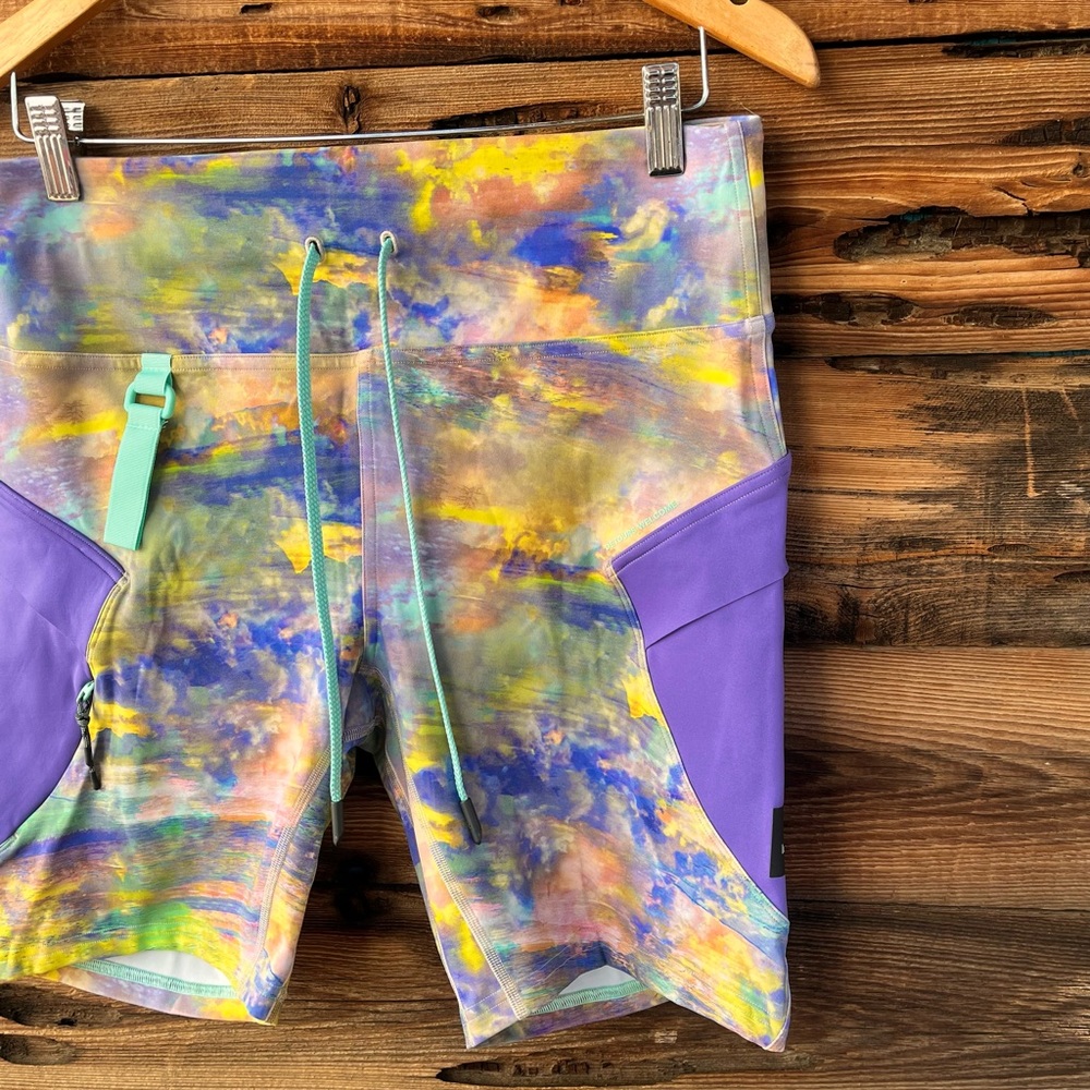 LULULEMON | Colorful Cargo Super-High-Rise Hiking Short 12